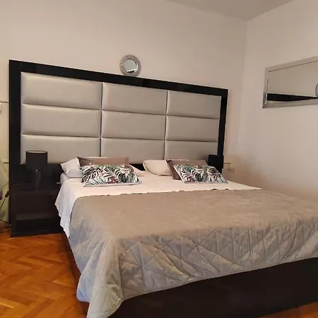 Apartment Mladenka Visnjik Zadar