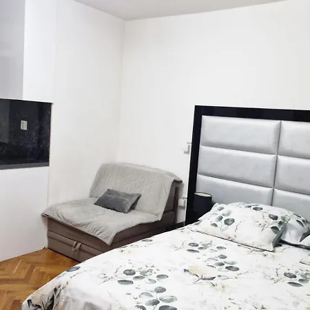 شقة Mladenka Visnjik *